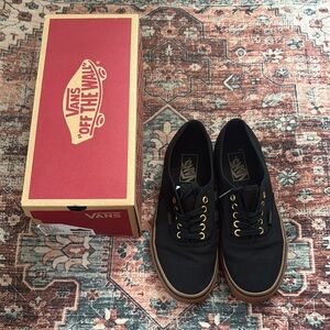 NWOT Vans Black and Brown Sneakers Classic Low-Top Style